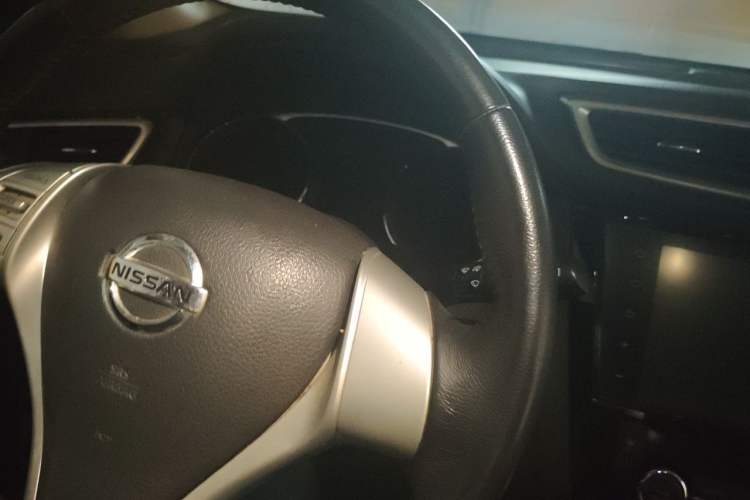 Used Nissan X-Trail 2016 2.0L CVT Smart Enjoyment Version 4WD Steering Wheel