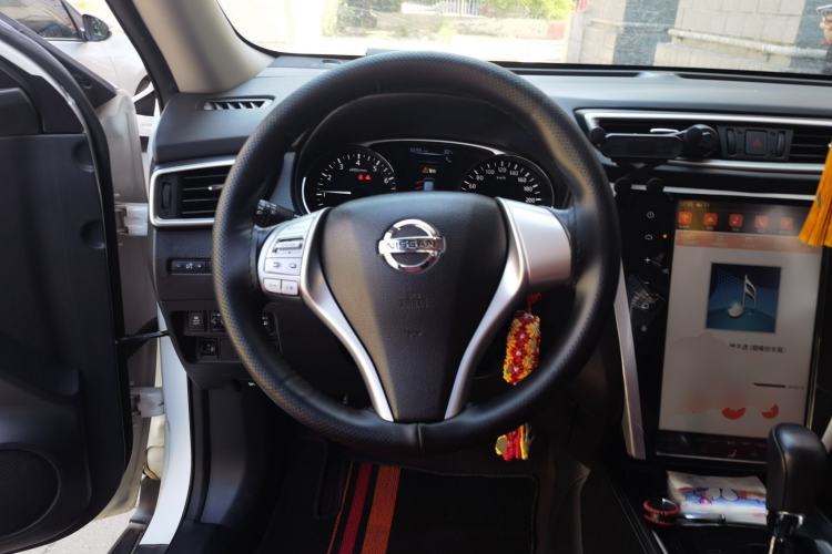 Used Nissan X-Trail 2016 2.5L CVT Sport Edition 4WD Steering Wheel