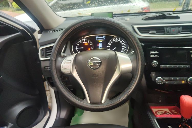 Used Nissan X-Trail 2016 2.5L CVT Sport Edition 4WD Steering Wheel