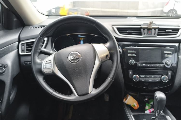 Used Nissan X-Trail 2016 2.5L CVT Sport Edition 4WD Steering Wheel