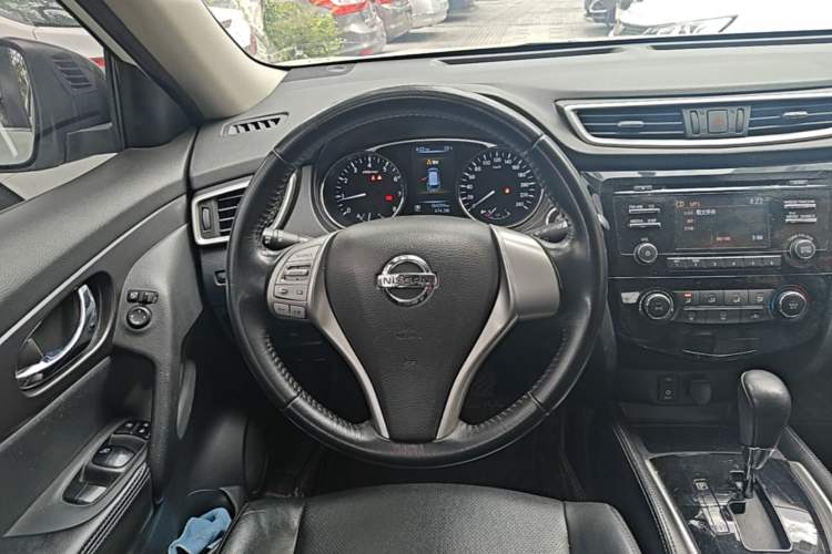 Used Nissan X-Trail 2016 2.0L CVT Smart Enjoyment Version 4WD Steering Wheel