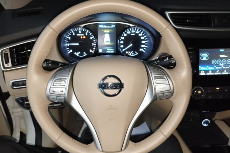 Used Nissan X-Trail 2016 2.0L CVT Smart Enjoyment Version 4WD Steering Wheel
