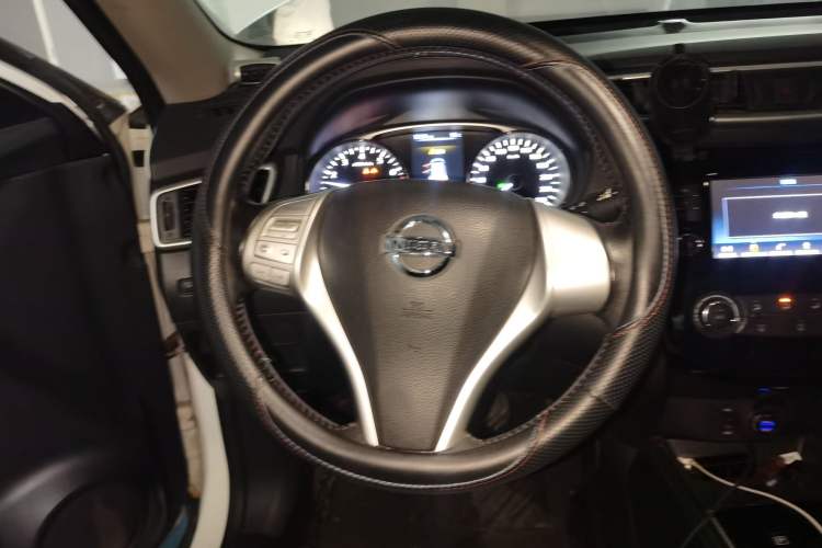 Used Nissan X-Trail 2016 2.0L CVT Smart Enjoyment Version 4WD Steering Wheel