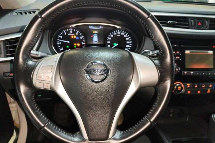 Used Nissan X-Trail 2016 2.0L CVT Smart Enjoyment Version 4WD Steering Wheel