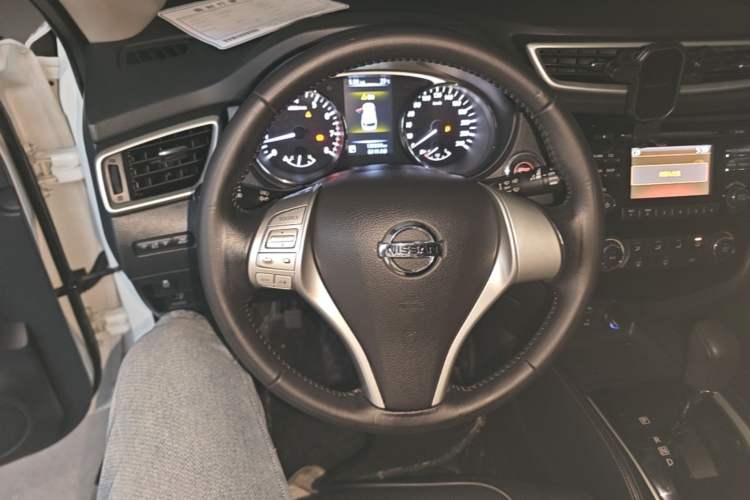 Used Nissan X-Trail 2016 2.0L CVT Smart Enjoyment Version 4WD Steering Wheel