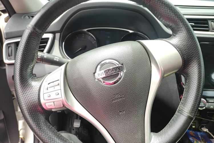 Used Nissan X-Trail 2016 2.0L CVT Smart Enjoyment Version 4WD Steering Wheel