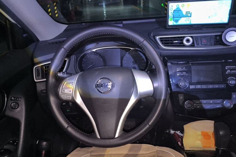 Used Nissan X-Trail 2016 2.5L CVT Sport Edition 4WD Steering Wheel