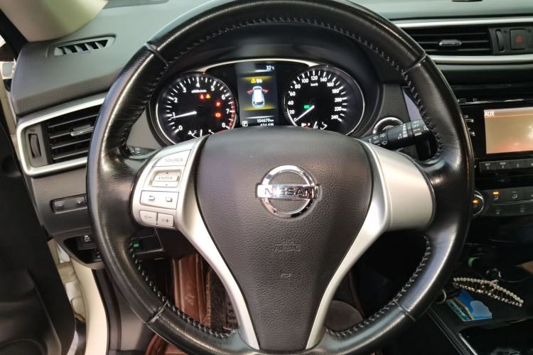 Used Nissan X-Trail 2016 2.0L CVT Smart Enjoyment Version 4WD Steering Wheel