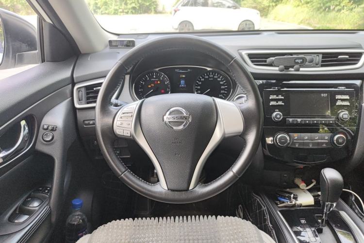 Used Nissan X-Trail 2016 2.0L CVT Smart Enjoyment Version 4WD Steering Wheel