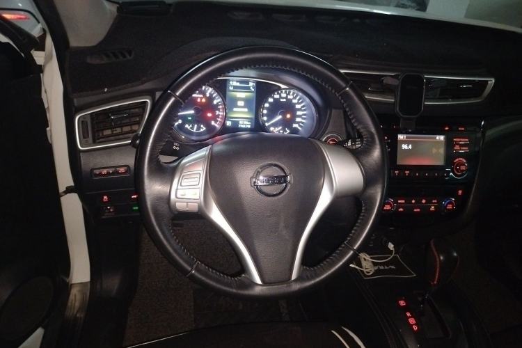Used Nissan X-Trail 2016 2.5L CVT Sport Edition 4WD Steering Wheel