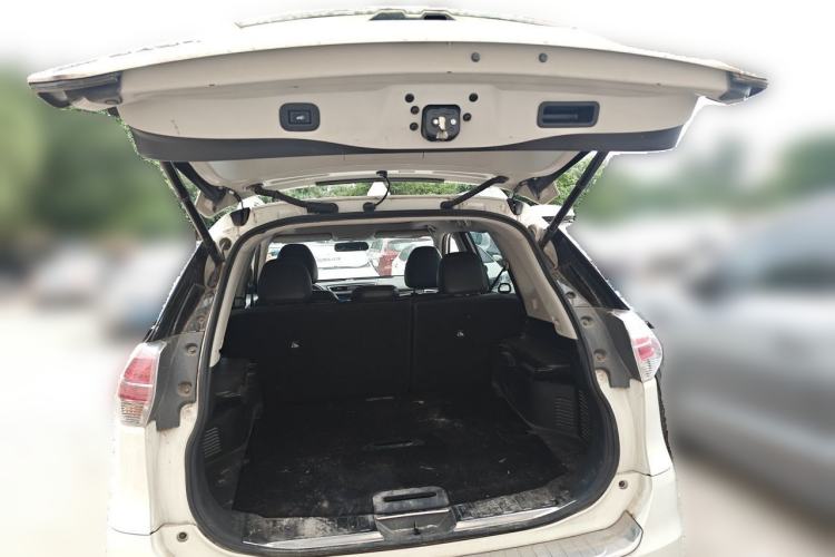 Used Nissan X-Trail 2016 2.5L CVT Sport Edition 4WD Trunk