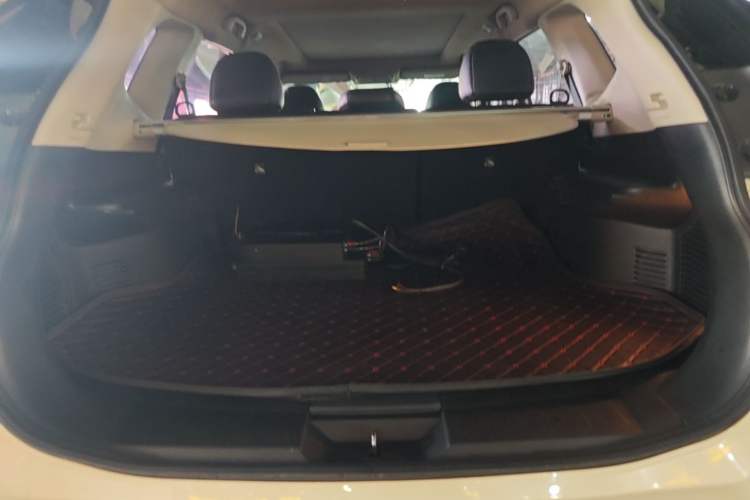 Used Nissan X-Trail 2016 2.5L CVT Sport Edition 4WD Trunk