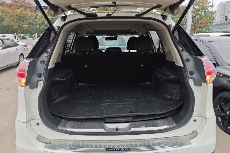 Used Nissan X-Trail 2016 2.5L CVT Sport Edition 4WD Trunk