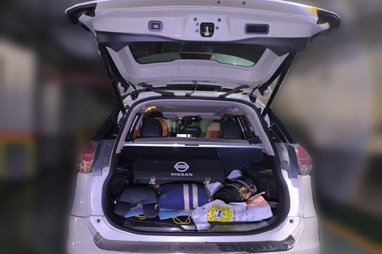 Used Nissan X-Trail 2016 2.5L CVT Sport Edition 4WD Trunk