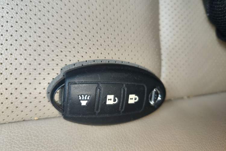 Used Nissan X-Trail 2016 2.0L CVT Smart Enjoyment Version 4WD Vehicle Key