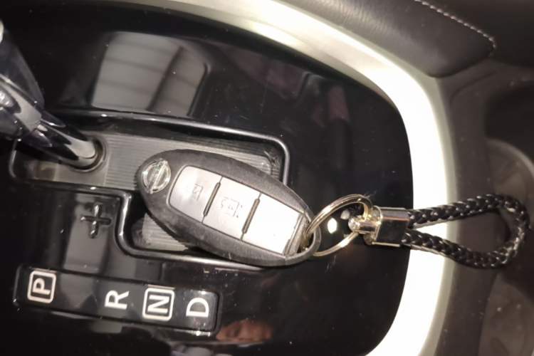 Used Nissan X-Trail 2016 2.5L CVT Sport Edition 4WD Vehicle Key