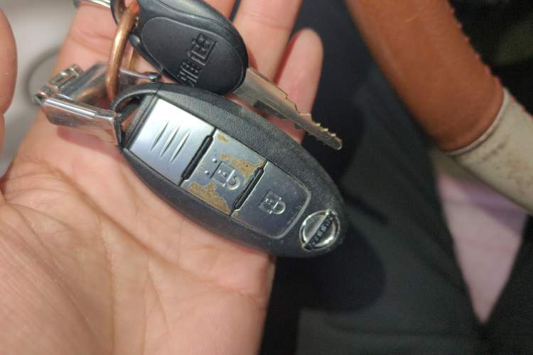 Used Nissan X-Trail 2016 2.0L CVT Smart Enjoyment Version 4WD Vehicle Key