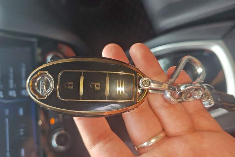 Used Nissan X-Trail 2016 2.0L CVT Smart Enjoyment Version 4WD Vehicle Key