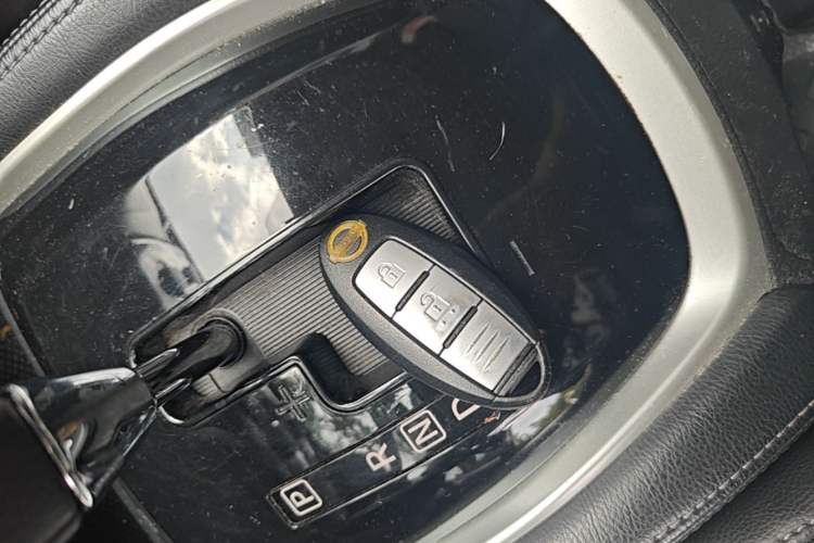 Used Nissan X-Trail 2016 2.0L CVT Smart Enjoyment Version 4WD Vehicle Key