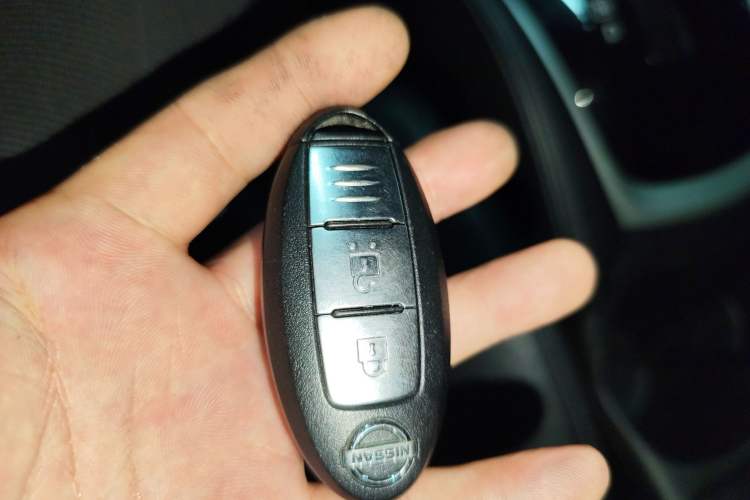 Used Nissan X-Trail 2016 2.0L CVT Smart Enjoyment Version 4WD Vehicle Key