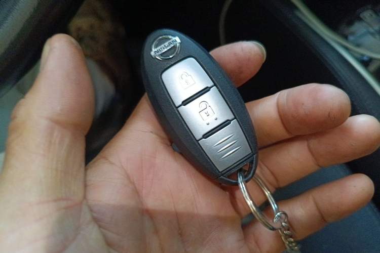 Used Nissan X-Trail 2016 2.0L CVT Smart Enjoyment Version 4WD Vehicle Key