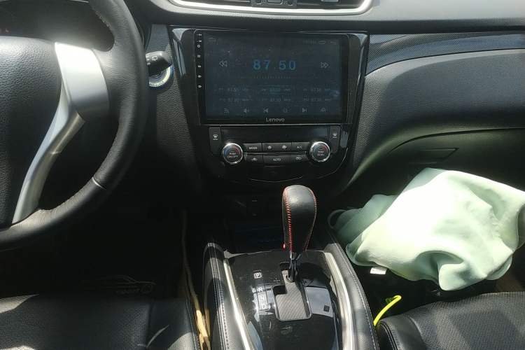 Used Nissan X-Trail 2016 2.5L CVT Sport Edition 4WD Audio And AC Panel