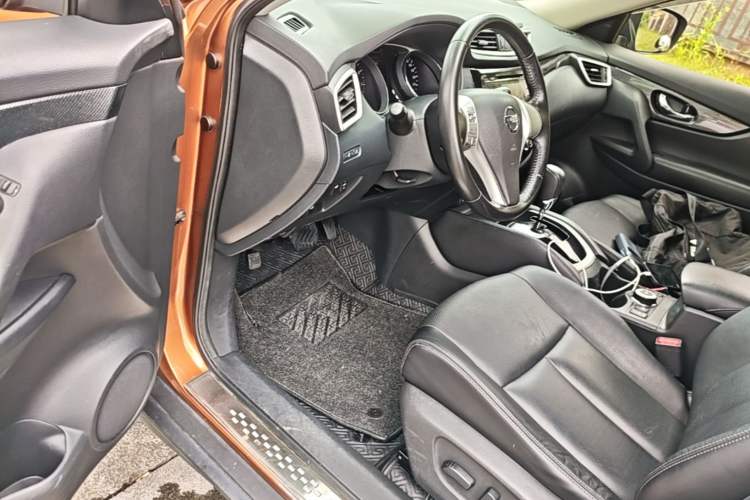 Used Nissan X-Trail 2016 2.5L CVT Sport Edition 4WD Driver Seat