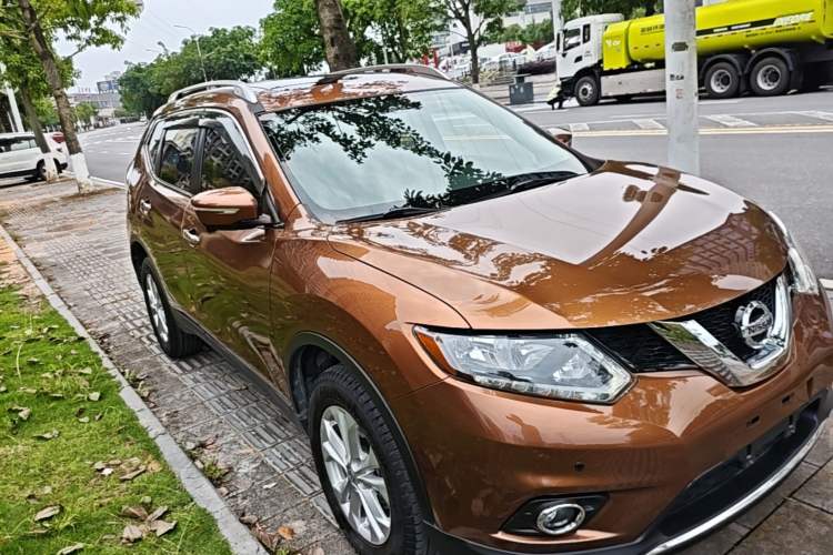 Used Nissan X-Trail 2016 2.5L CVT Sport Edition 4WD Front Right 45 Deg