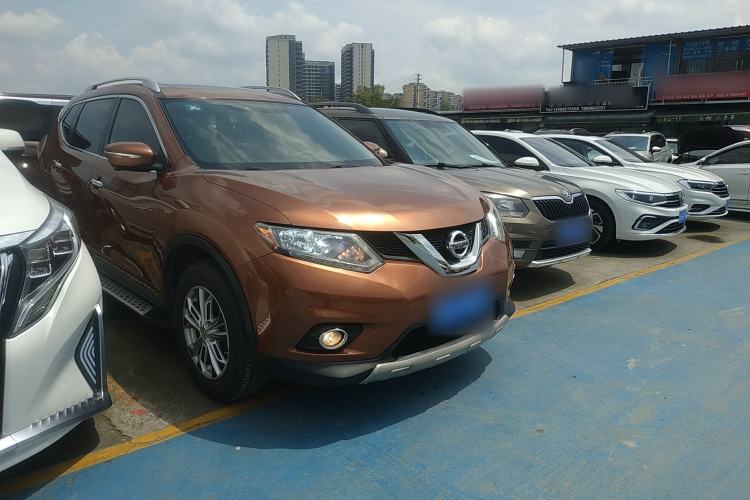 Used Nissan X-Trail 2016 2.5L CVT Sport Edition 4WD Front Right 45 Deg