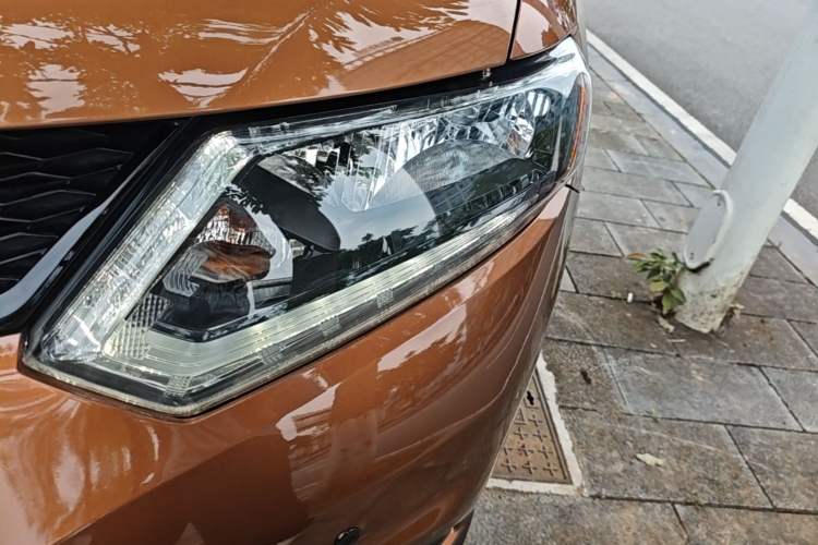 Used Nissan X-Trail 2016 2.5L CVT Sport Edition 4WD Left Front Headlight