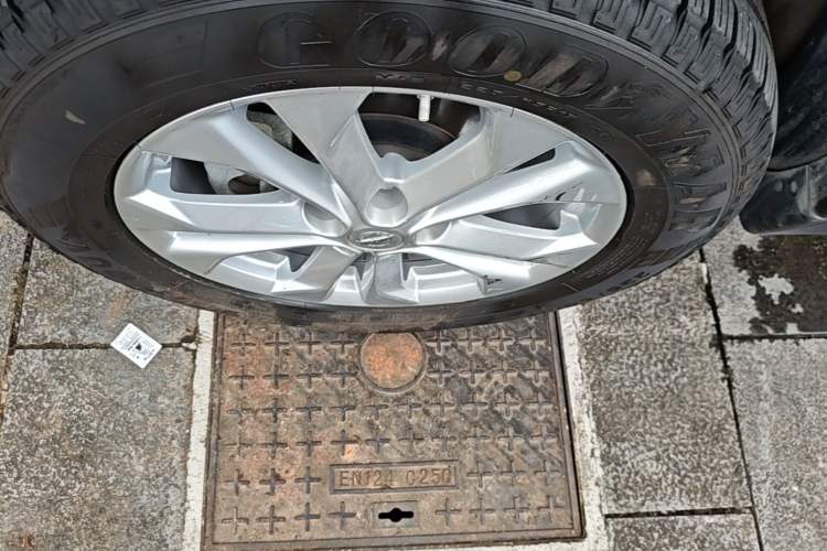 Used Nissan X-Trail 2016 2.5L CVT Sport Edition 4WD Left Front Wheel Hub