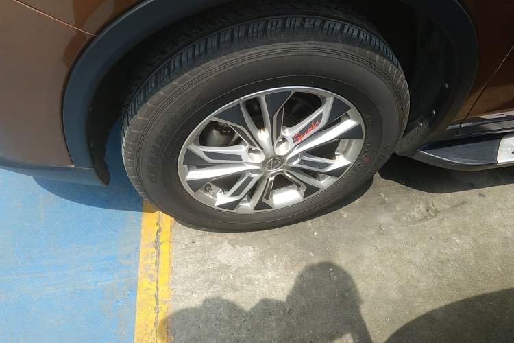 Used Nissan X-Trail 2016 2.5L CVT Sport Edition 4WD Left Front Wheel Hub
