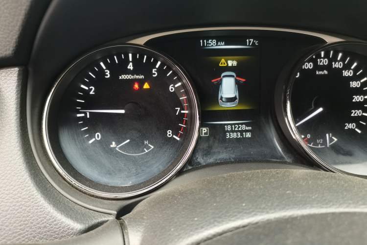 Used Nissan X-Trail 2016 2.0L CVT Smart Enjoyment Version 4WD Odometer Close Up