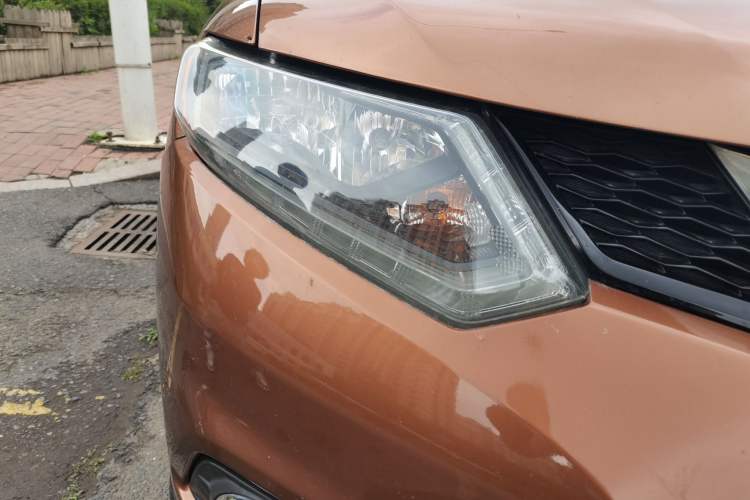 Used Nissan X-Trail 2016 2.0L CVT Smart Enjoyment Version 4WD Right Front Headlight