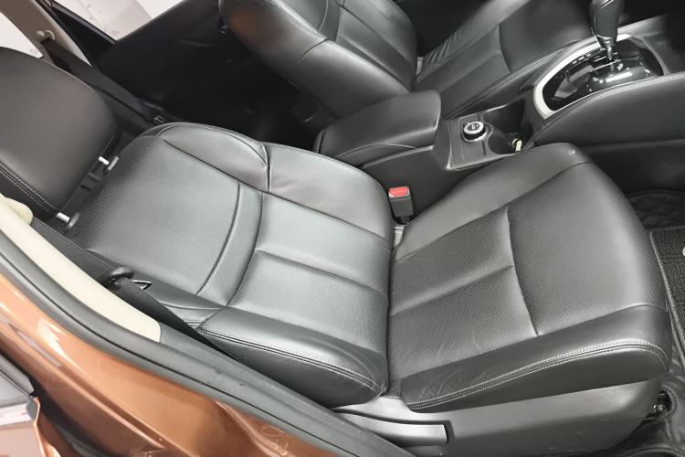 Used Nissan X-Trail 2016 2.0L CVT Smart Enjoyment Version 4WD Right Front Seat