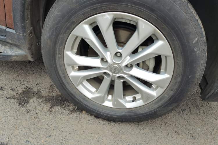Used Nissan X-Trail 2016 2.0L CVT Smart Enjoyment Version 4WD Right Front Wheel Hub