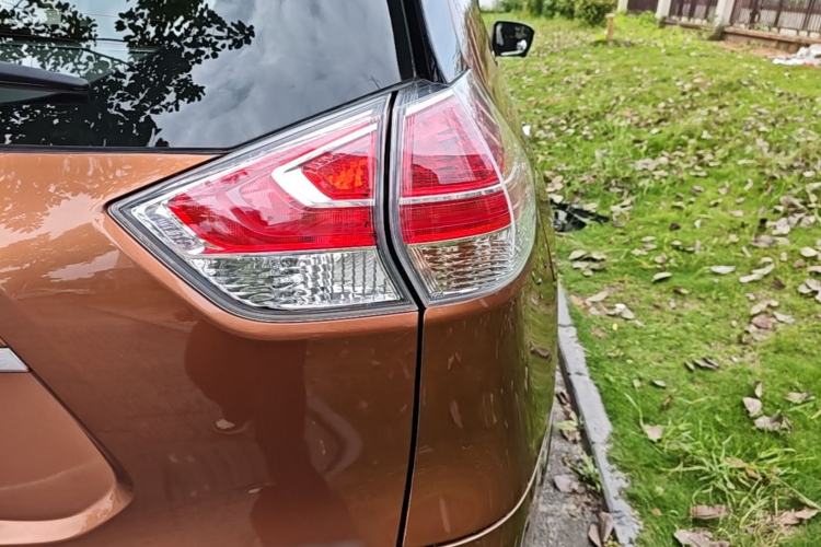 Used Nissan X-Trail 2016 2.5L CVT Sport Edition 4WD Right Rear Taillight