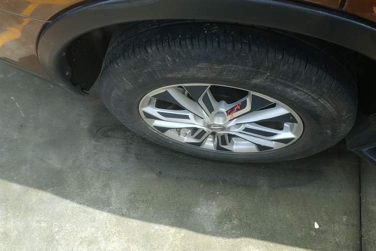 Used Nissan X-Trail 2016 2.5L CVT Sport Edition 4WD Right Rear Wheel Hub
