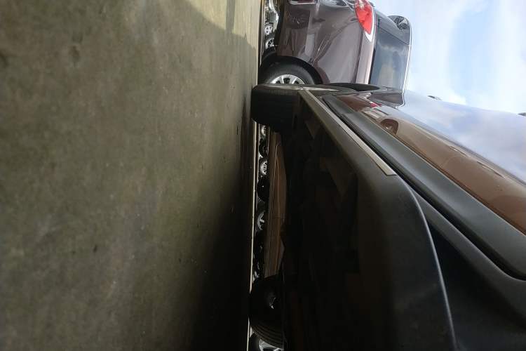 Used Nissan X-Trail 2016 2.5L CVT Sport Edition 4WD Right Side Sill