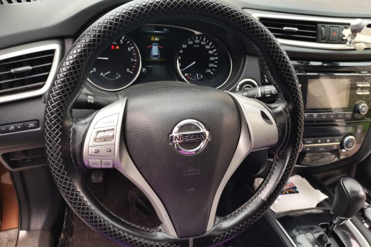 Used Nissan X-Trail 2016 2.0L CVT Smart Enjoyment Version 4WD Steering Wheel