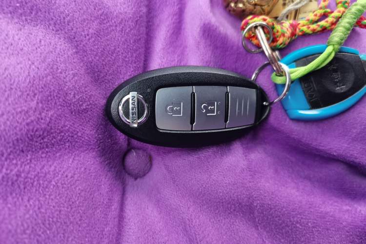 Used Nissan X-Trail 2016 2.0L CVT Smart Enjoyment Version 4WD Vehicle Key