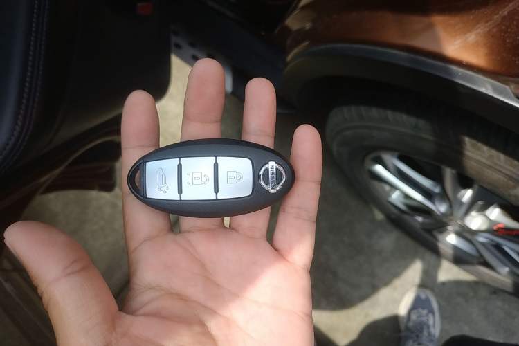 Used Nissan X-Trail 2016 2.5L CVT Sport Edition 4WD Vehicle Key