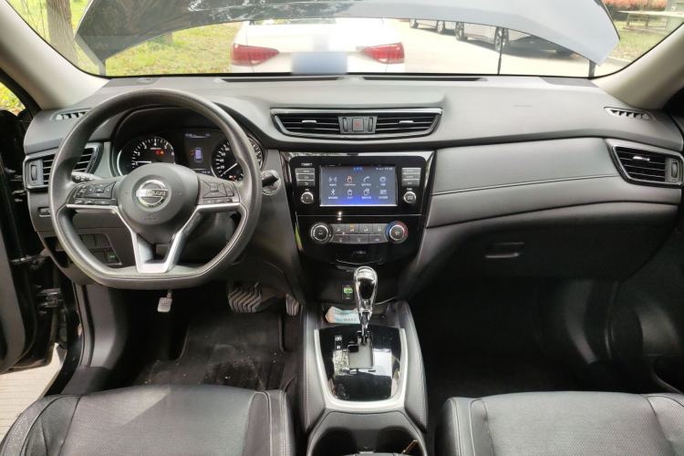 Used Nissan X-Trail 2017 2.0L CVT Comfort Edition 2WD Center Console