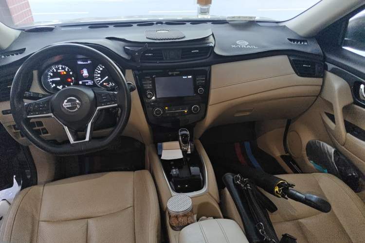 Used Nissan X-Trail 2017 2.0L CVT Comfort Edition 2WD Center Console