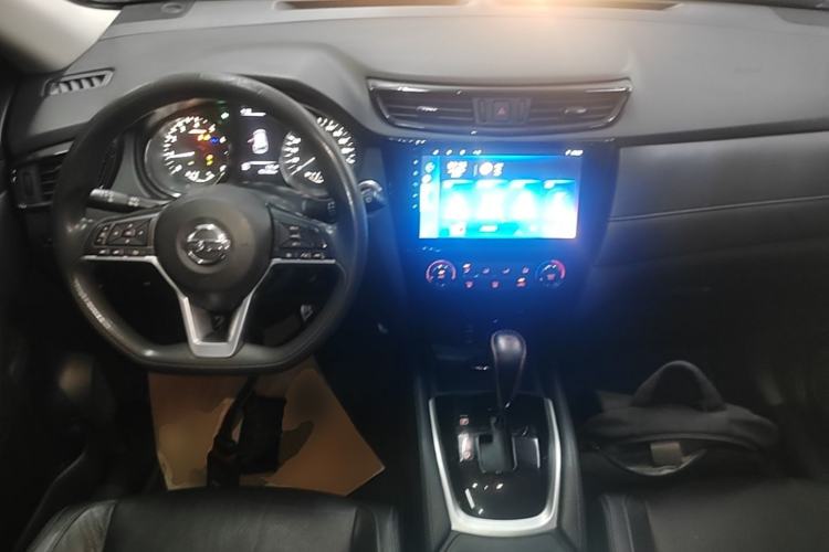 Used Nissan X-Trail 2017 2.0L CVT Comfort Edition 2WD Center Console