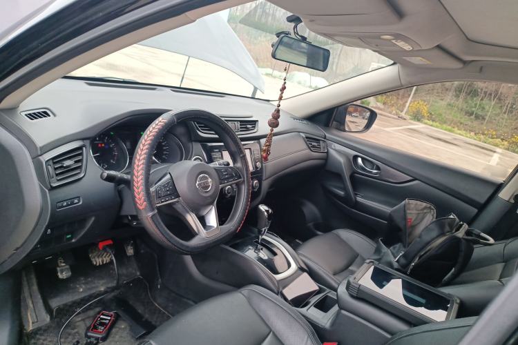 Used Nissan X-Trail 2017 2.0L CVT Comfort Edition 2WD Center Console