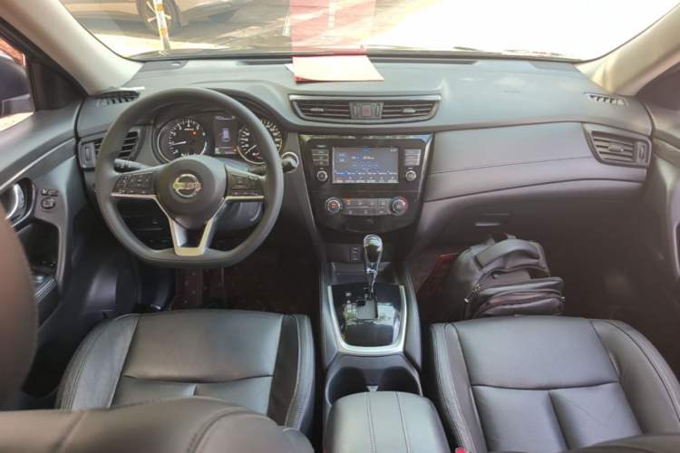 Used Nissan X-Trail 2017 2.0L CVT Comfort Edition 2WD Center Console