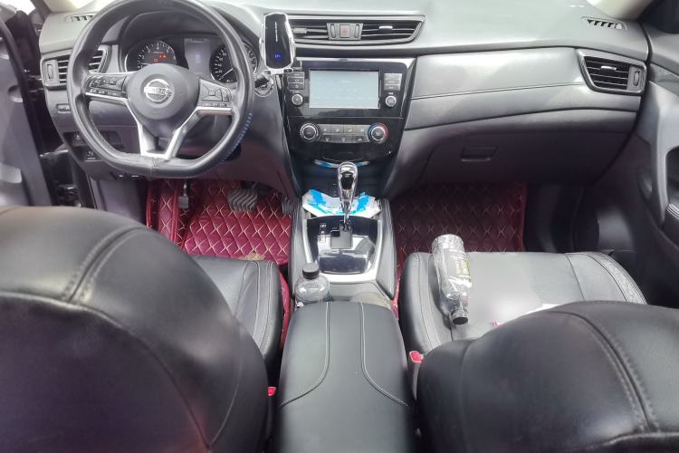 Used Nissan X-Trail 2017 2.0L CVT Comfort Edition 2WD Center Console