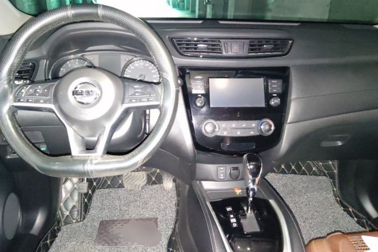 Used Nissan X-Trail 2017 2.0L CVT Comfort Edition 2WD Center Console