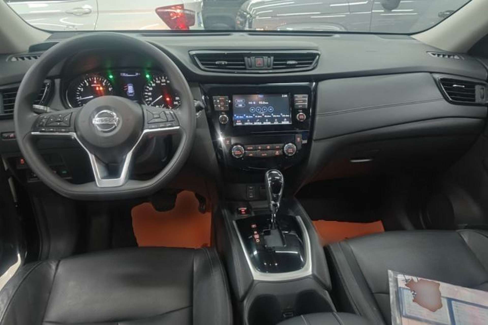 Used Nissan X-Trail 2017 2.5L CVT Leading Edition 4WD Center Console